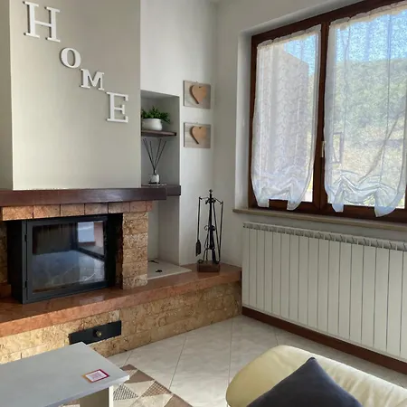 La Casa Di Chicca Apartment *